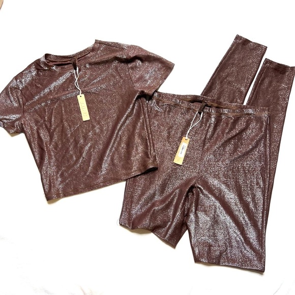 SKIMS Shimmer Leggings and T-Shirt in Cocoa - Picture 1 of 9